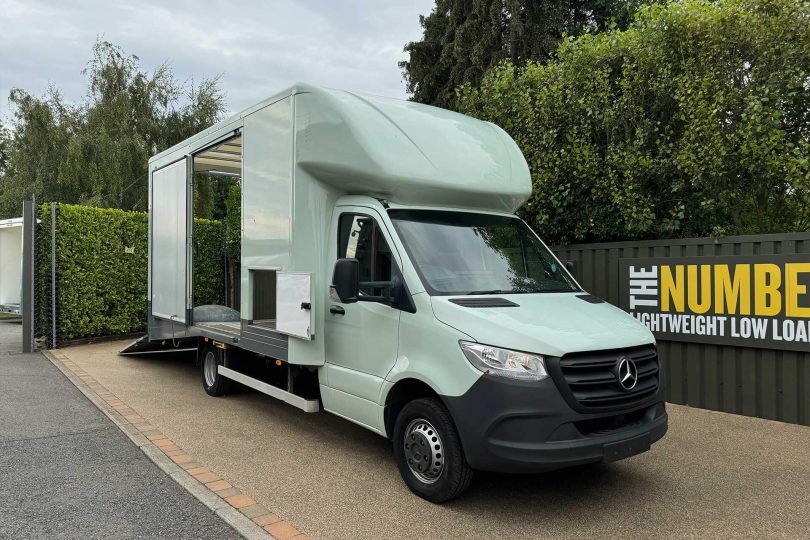 HGV CAR TRANSPORTER VAN WITH LOADING RAMP